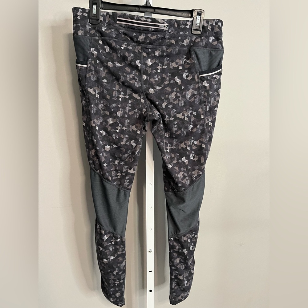 Athleta Black and Gray Patterned Leggings - Picture 5 of 7